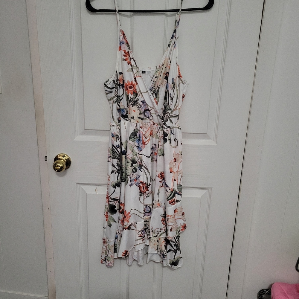 Amazon Asymmetrical White and Red Sleeveless Sundress